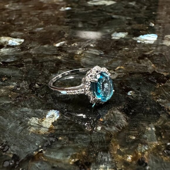 925 Sterling Silver Oval London Blue Topaz & White Zircon Halo Ring Size 6 - Picture 3 of 4